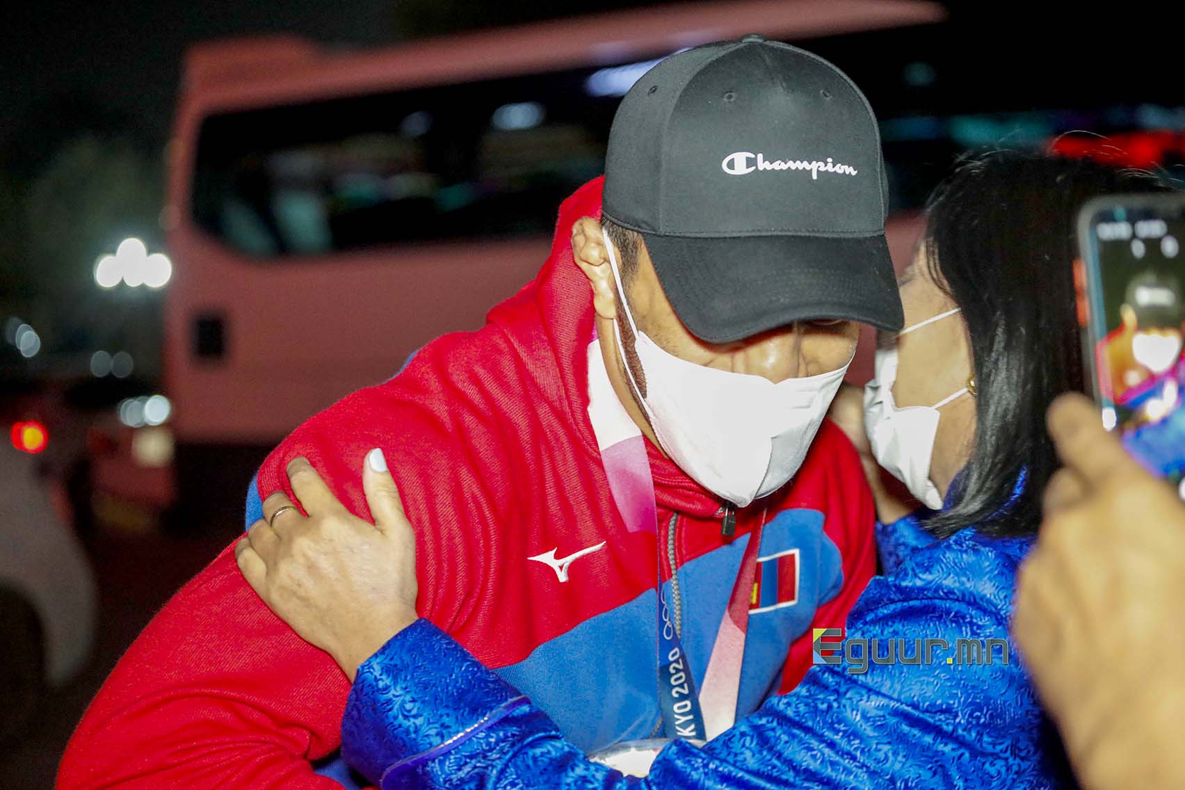 Саид Моллаеиг эхийн сэтгэлээр угтсан М.Уранцэцэгийн ээж Eguur.MN