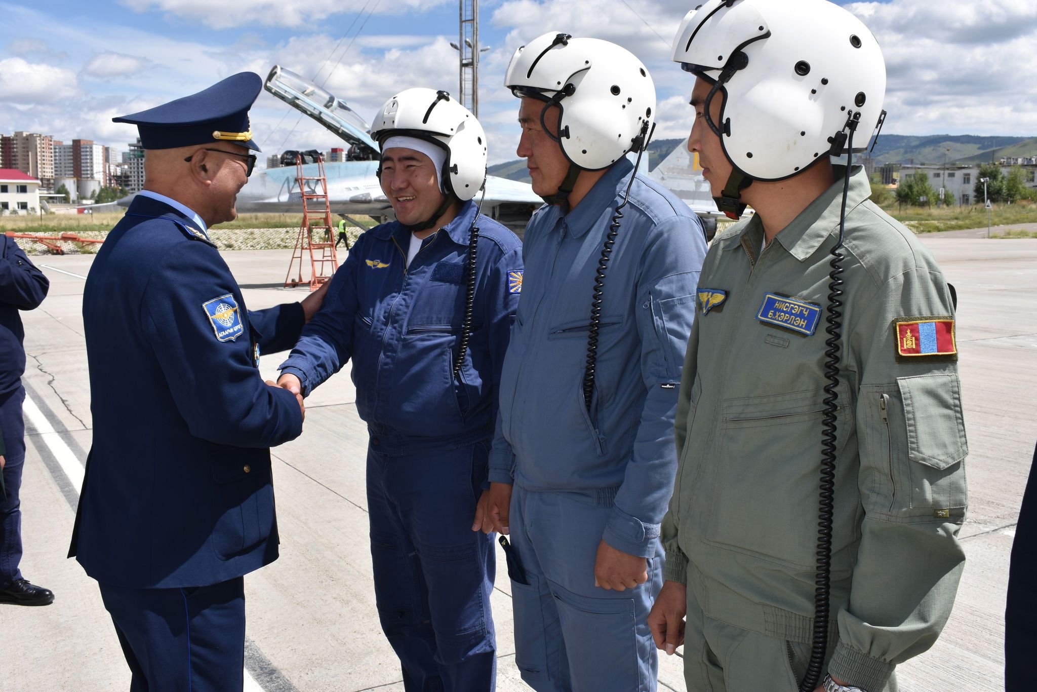 Монгол нисгэгчтэй сөнөөгч онгоц 29 жилийн дараа нислээ - Eguur.MN